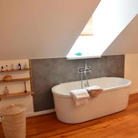 Grand Loft 110m Cœur Historique Et Parking Privé Rare * Angers